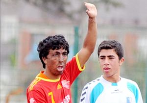 Futbol aşkıyla yaşama tutundu